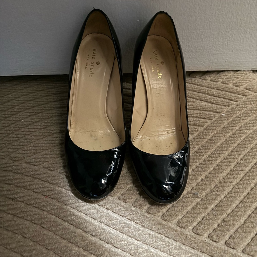 Made in Italy Kate Spade NY Karolina patent leather Black Heels. 7.5
